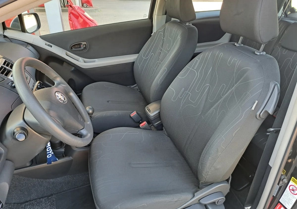 Toyota Yaris cena 15900 przebieg: 199000, rok produkcji 2009 z Zbąszyń małe 466